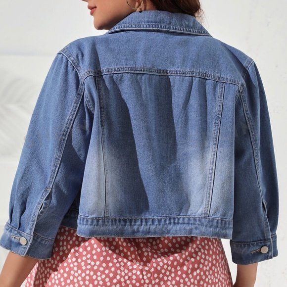 Plus Light Wash Button 3/4 Sleeve denim Cropped Jean Jacket - Picture 5 of 13